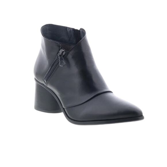 NWOT Miz Mooz Joelene Black Leather Zipper Ankle Booties – 10.5-11 B - Picture 1 of 8